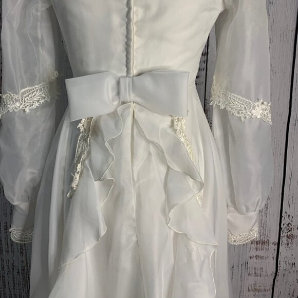 Vintage Bohemian 1970's White Wedding Dress with Empire Waist and Bishop… - Picture 3 of 14